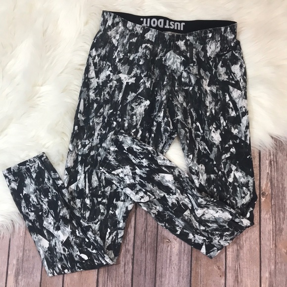 Nike Pants - Nike Abstract Print Athletic Leggings